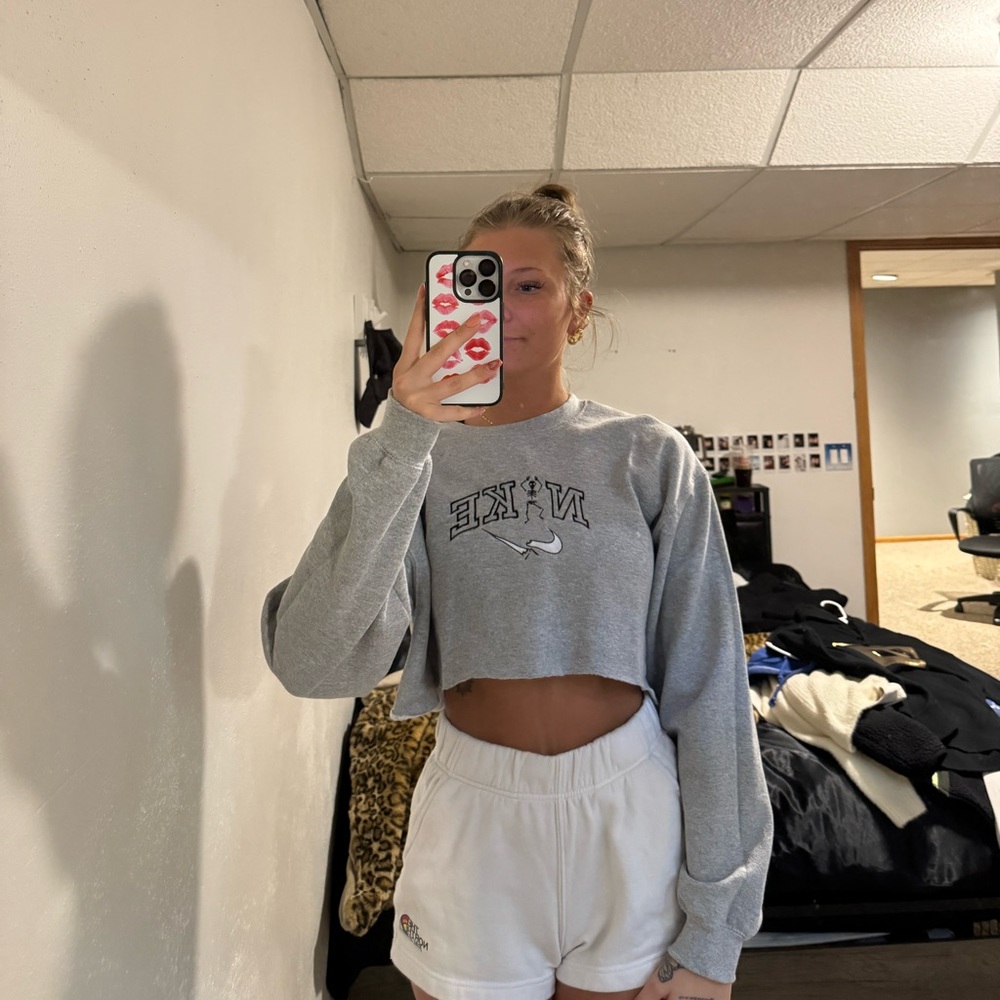 nike skeleton cropped crew neck